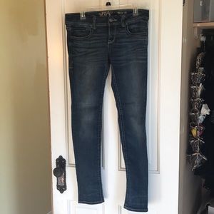 Buckle Black Dark Wash Skinny Jeans 28”x32”